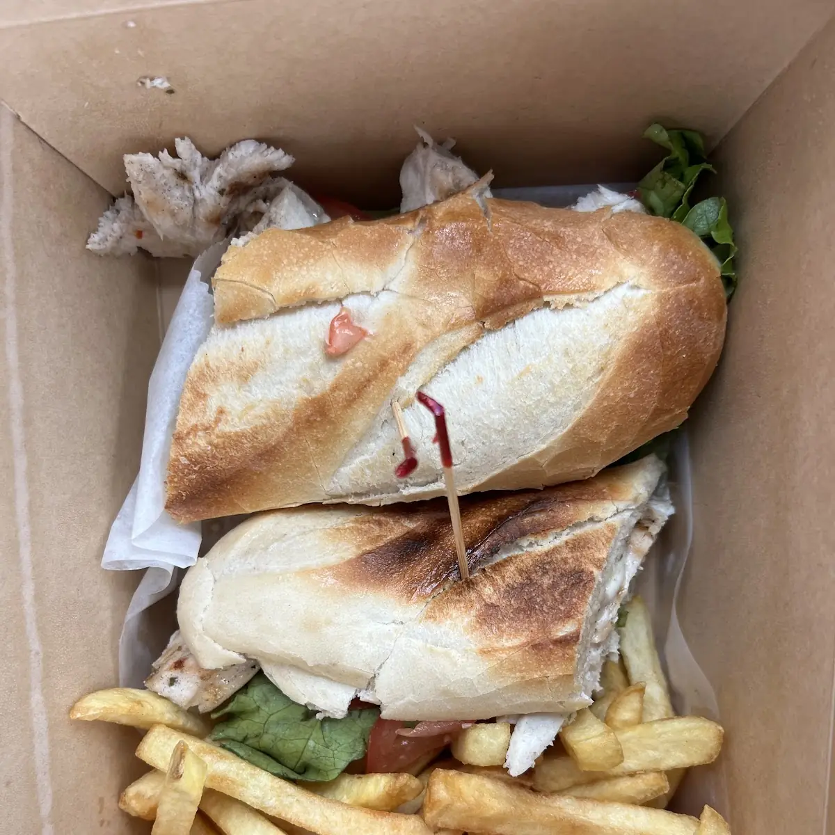 Vacío (steak) Sandwich + fries and FREE SODA
