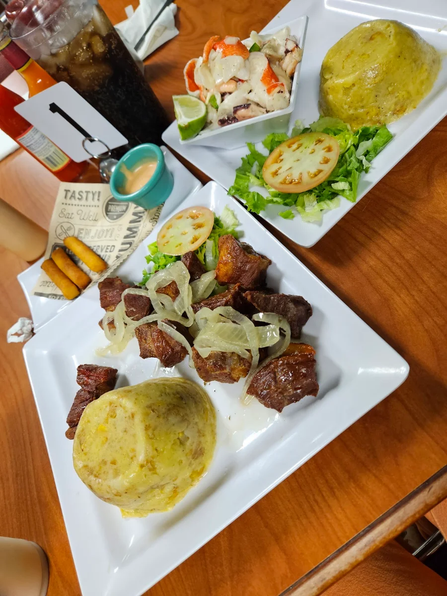 Mofongo Y Carne Frita