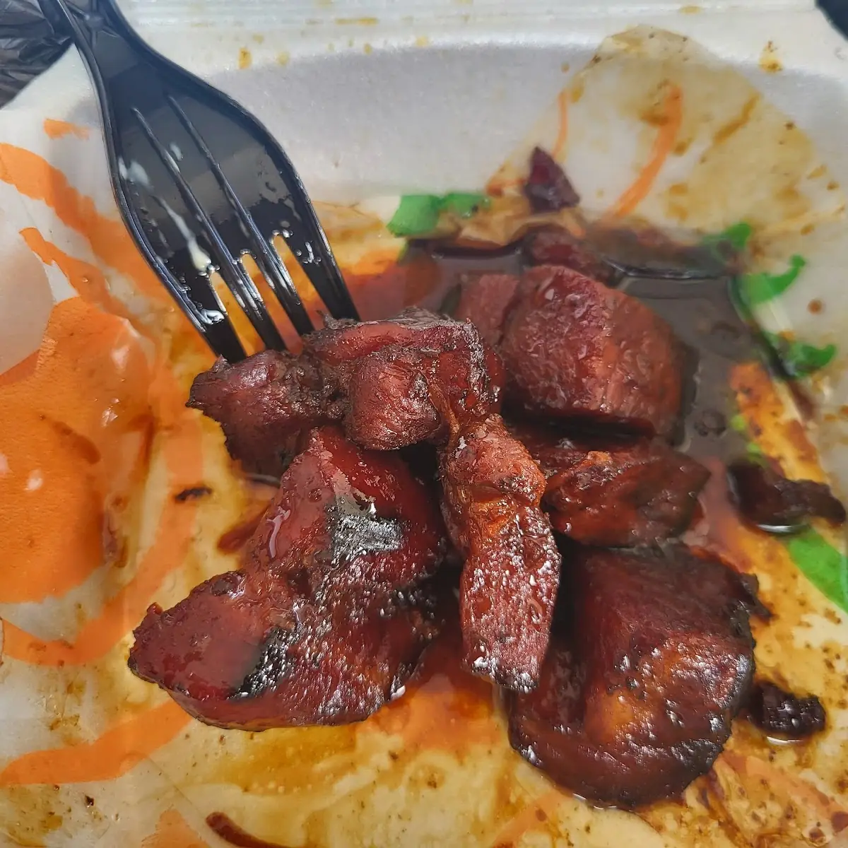 Carne Ahumad Con Ensalada Verde