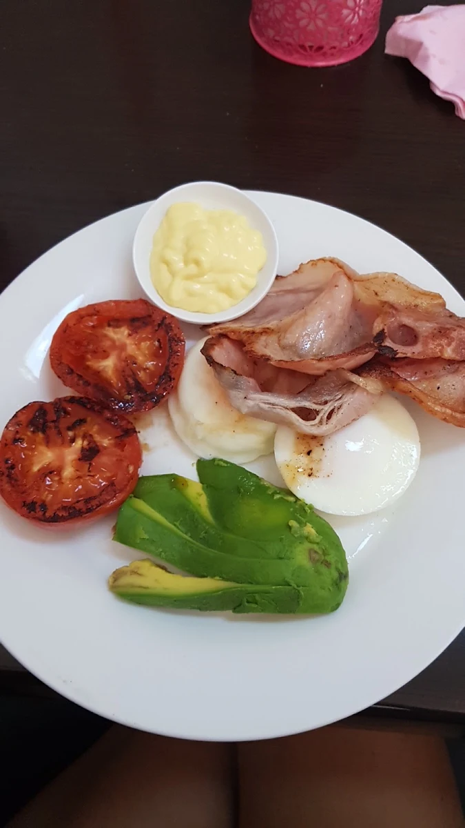 Breakfast Special, Cafe Tahbella