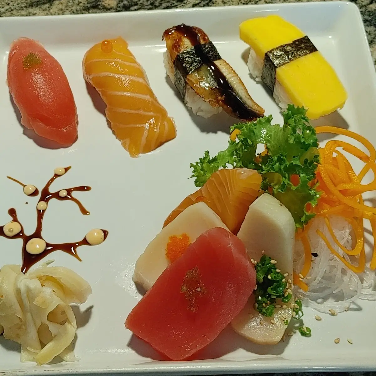Sushi & Sashimi Lunch