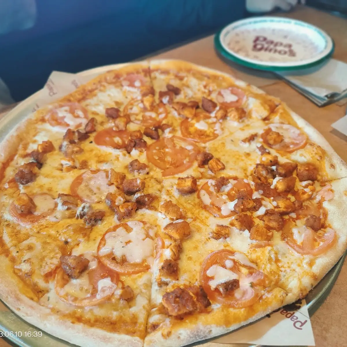 Buffalo Chicken Pizza w Added Tomato Slices