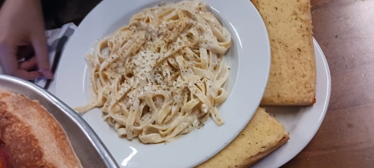 Fettuccine Alfredo with Garlic Bread