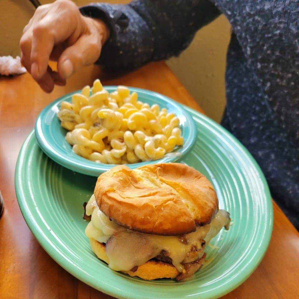 Kids Cheeseburger & Fries