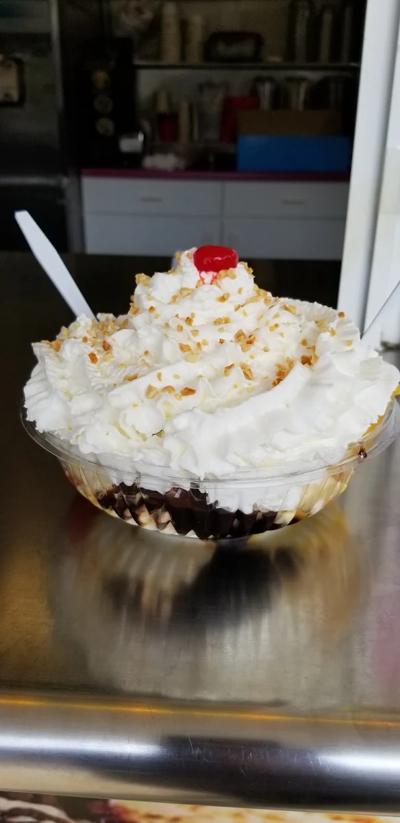 Hot Fudge Brownie Sundae