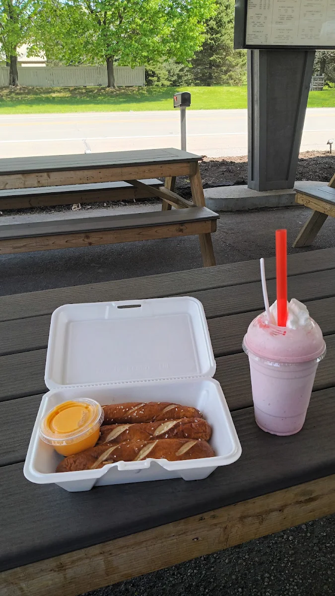 Pretzel w Cheese and Strawberry Shake