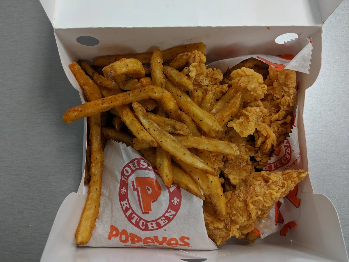 5 PC Tenders with Cajun Fries, Popeyes Louisiana Kitchen