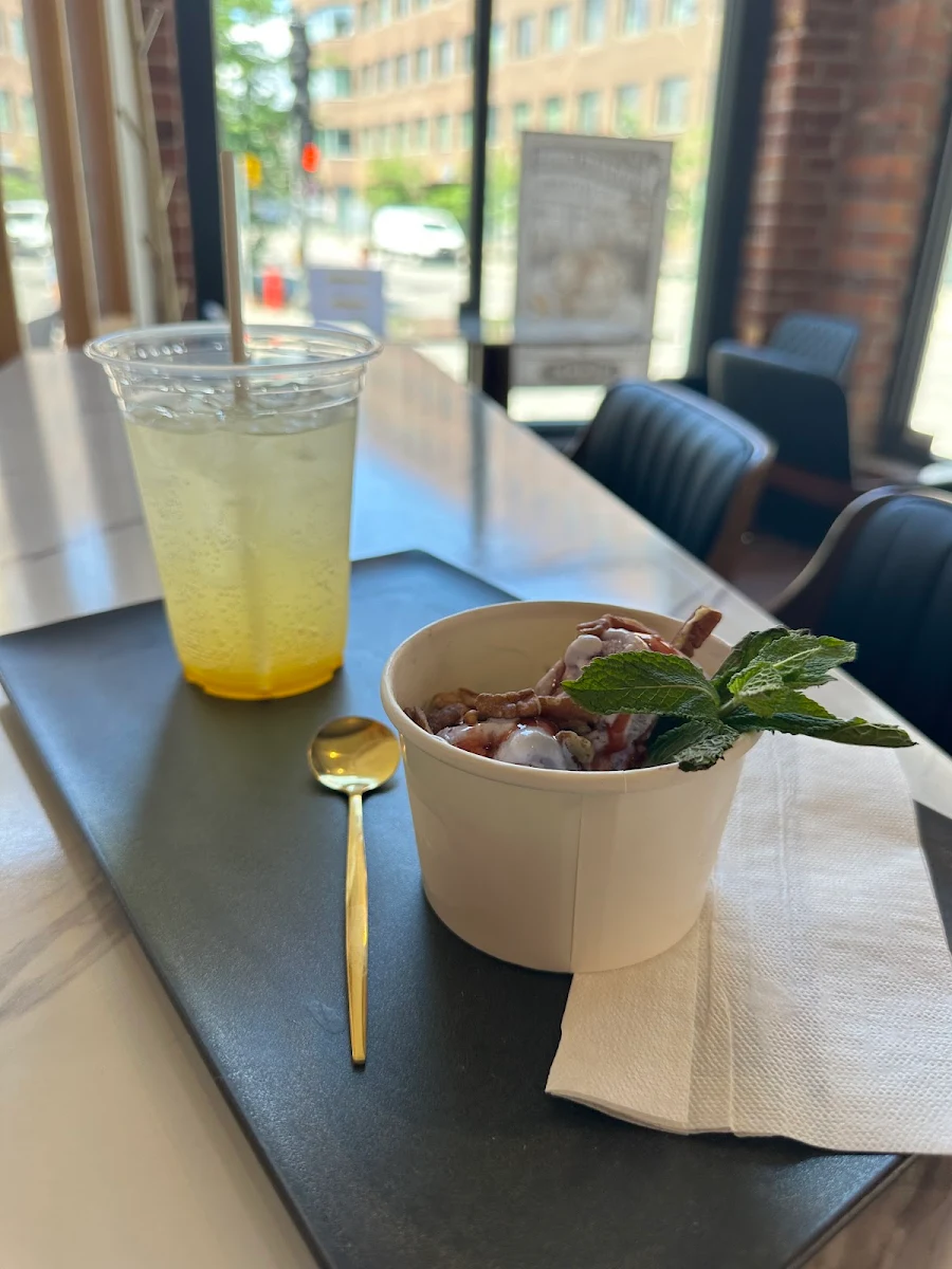Highlights, Café Maison Lucienne Café St Joseph