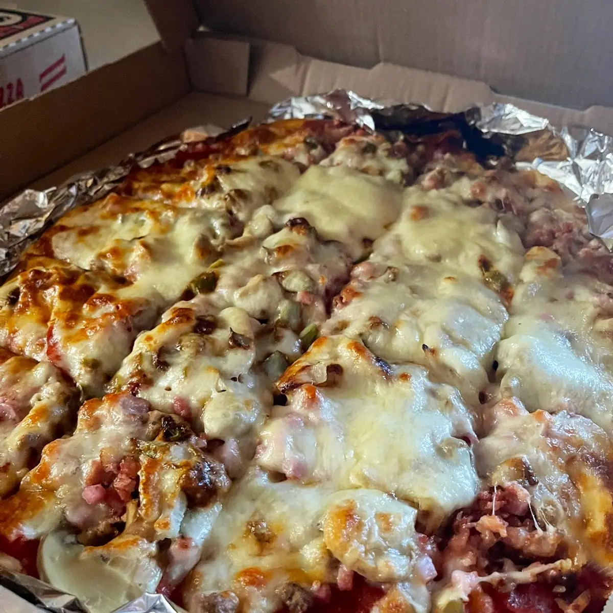 Deluxe Pizza
