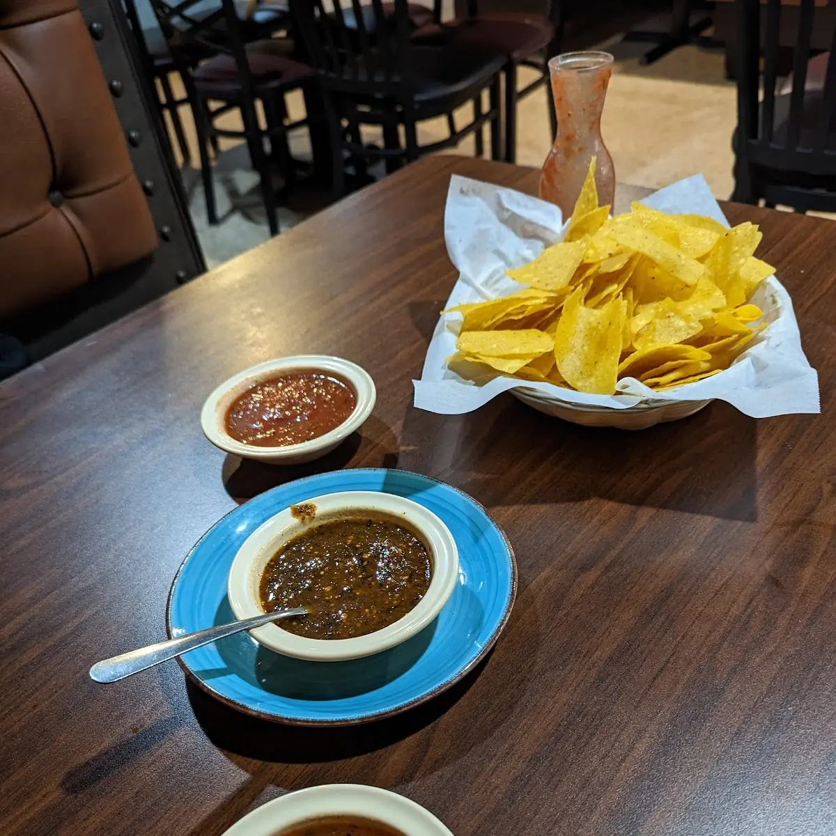 Chips Salsa and Chile