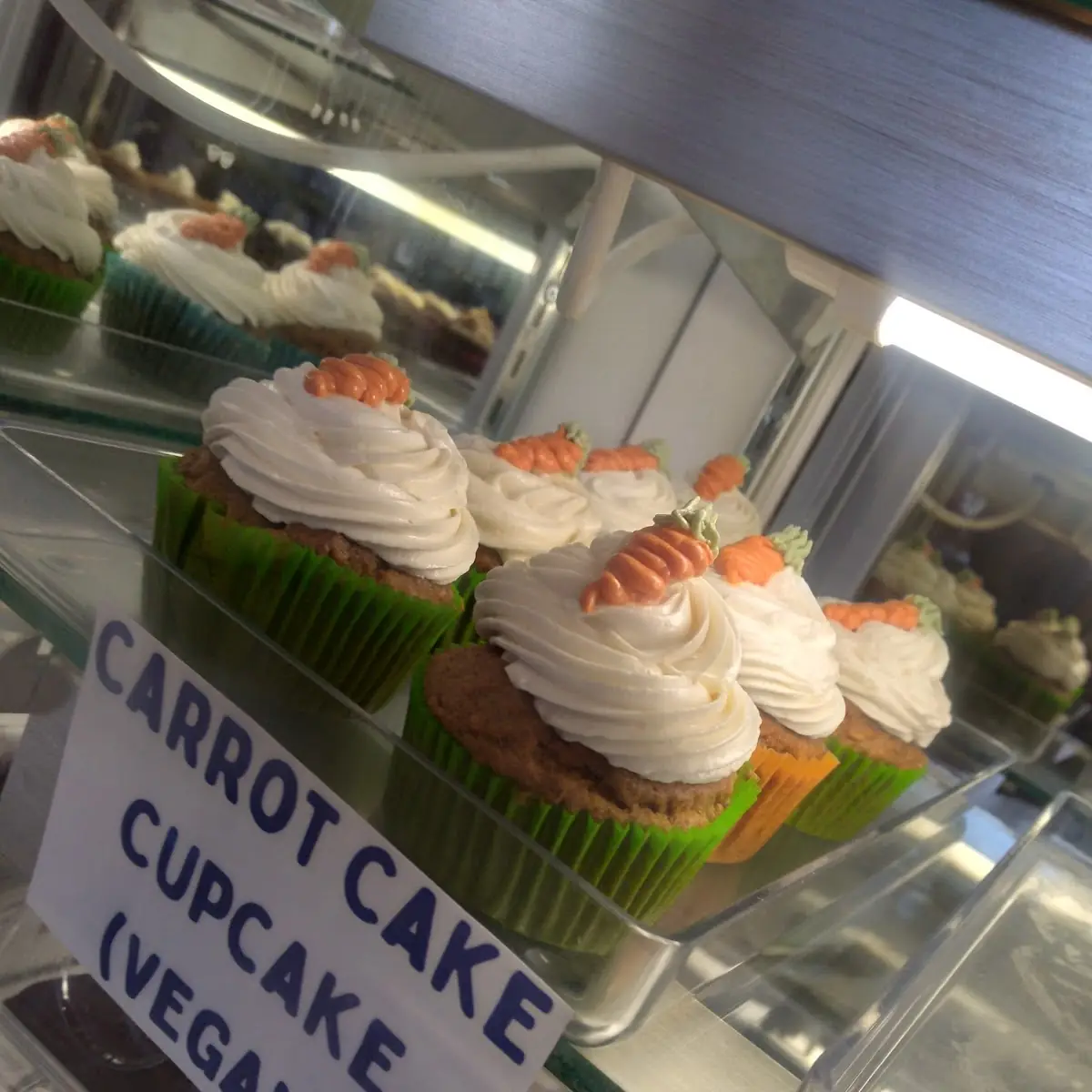 Vegan Carrot Cake Cupcake