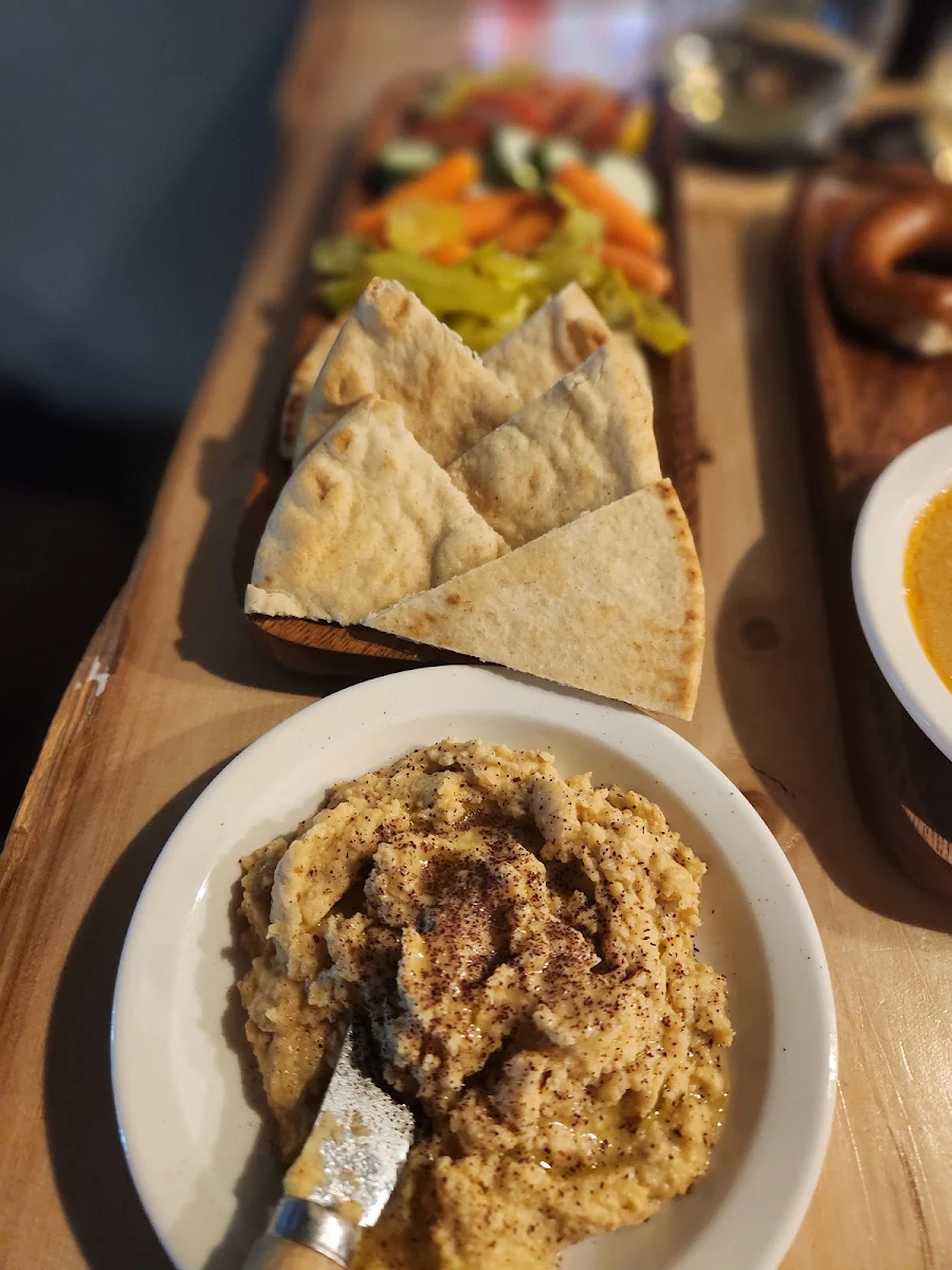 Hummus Plate