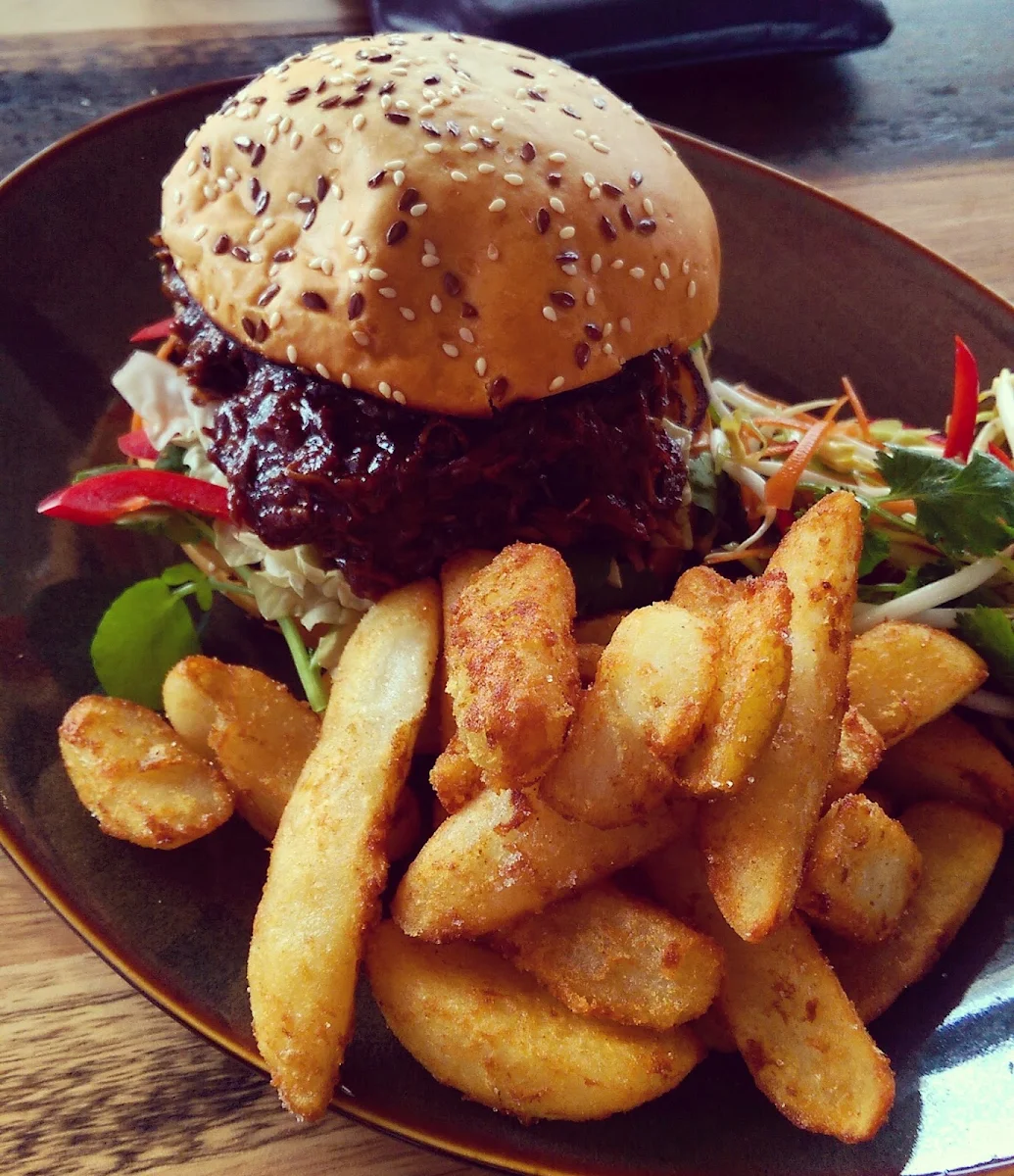 Pulled Pork Burger, Middleman Caffeine Dealers