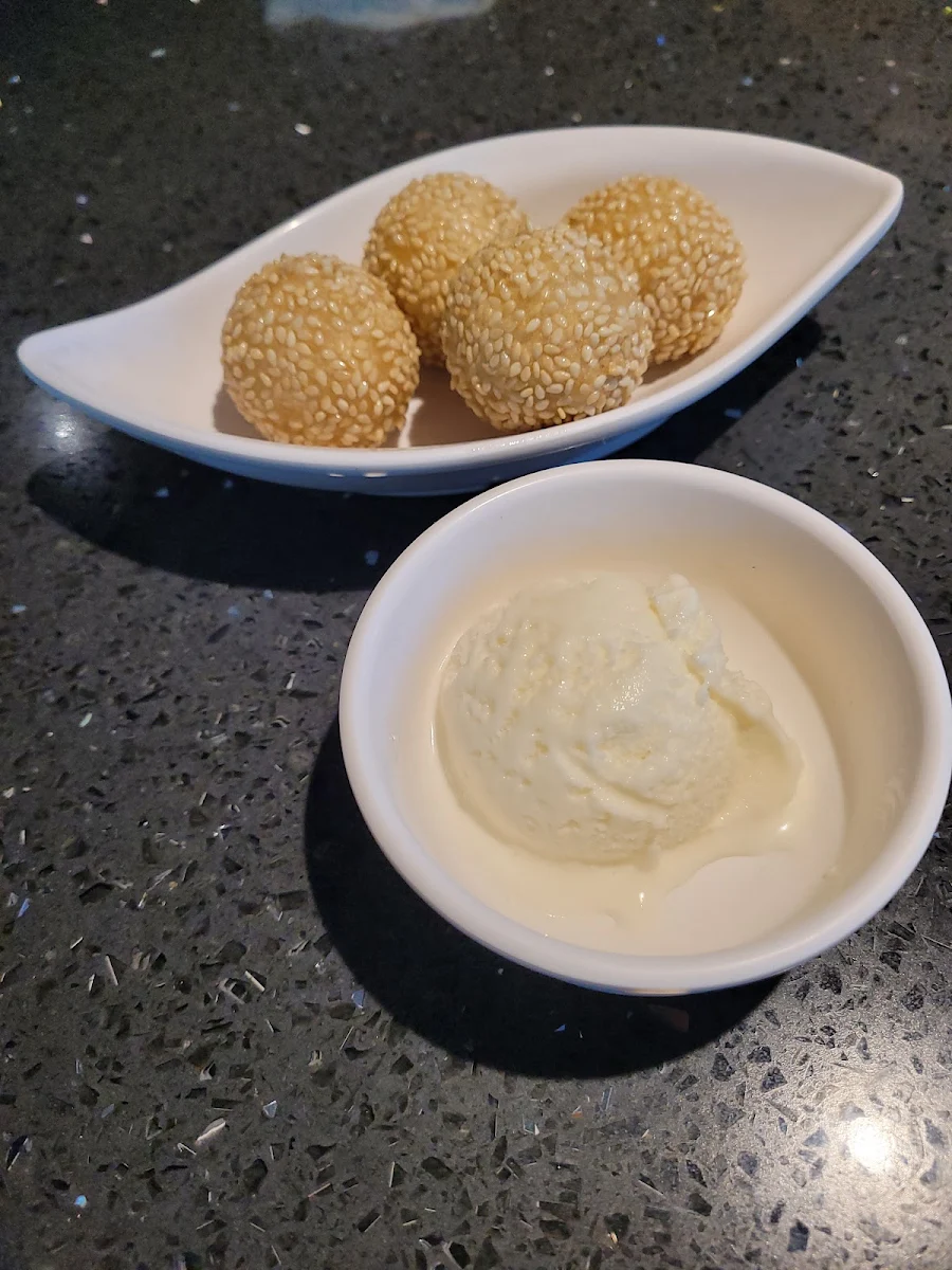 Deep Fried Sesame Ball, Ten Sushi