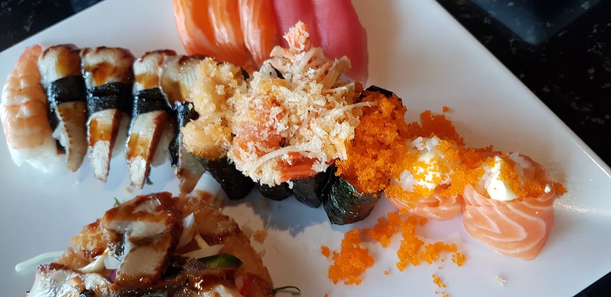 Sushi Lunch Salmon Sashimi, Ten Sushi