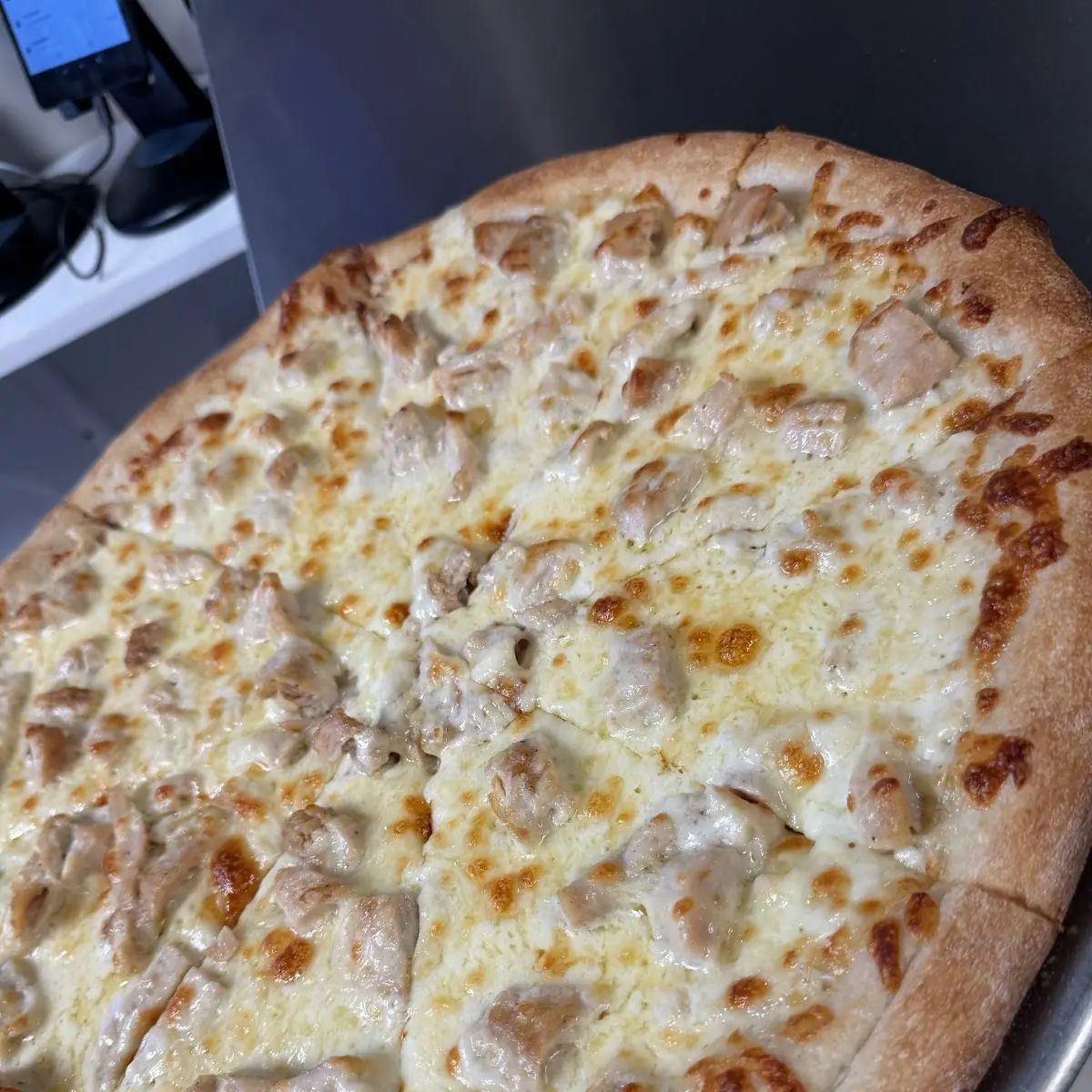 Large Chicken Alfredo Pizza