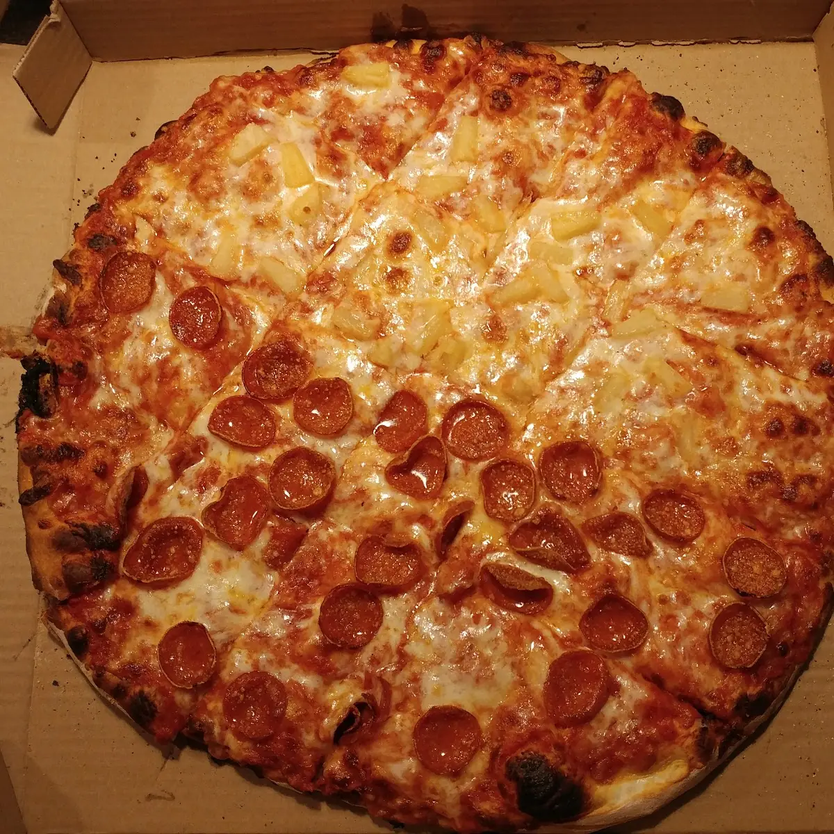 Pineapple Pizza Peperoni