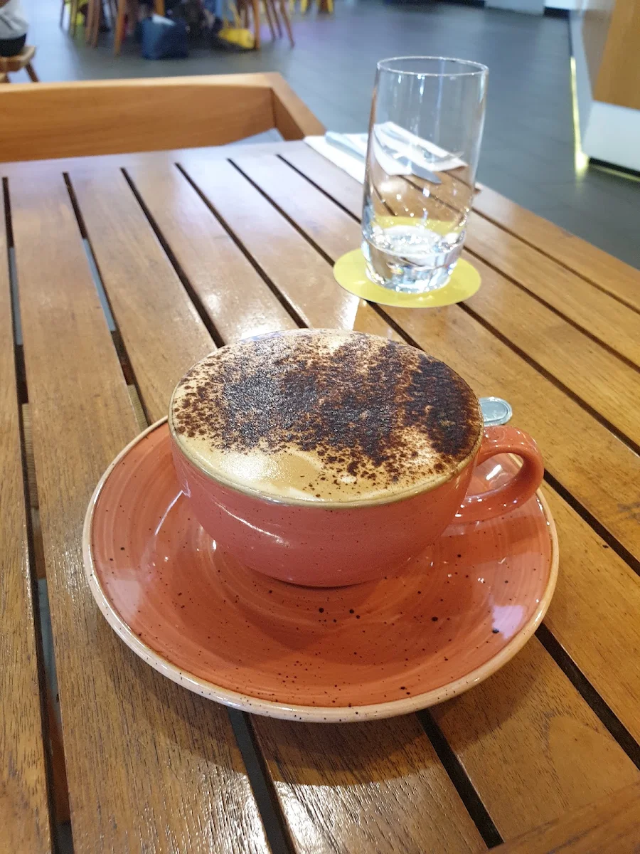 Capucchino, Olio Cafe & Bar