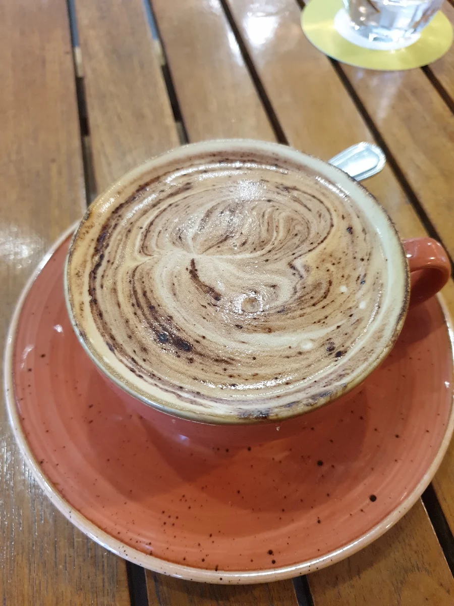 Latté, Olio Cafe & Bar