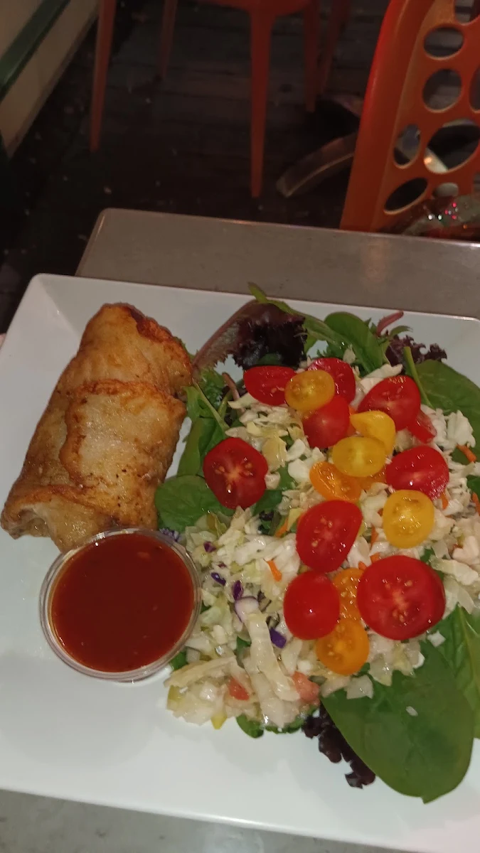 Pechuga Rellena Y Ensalada Verde