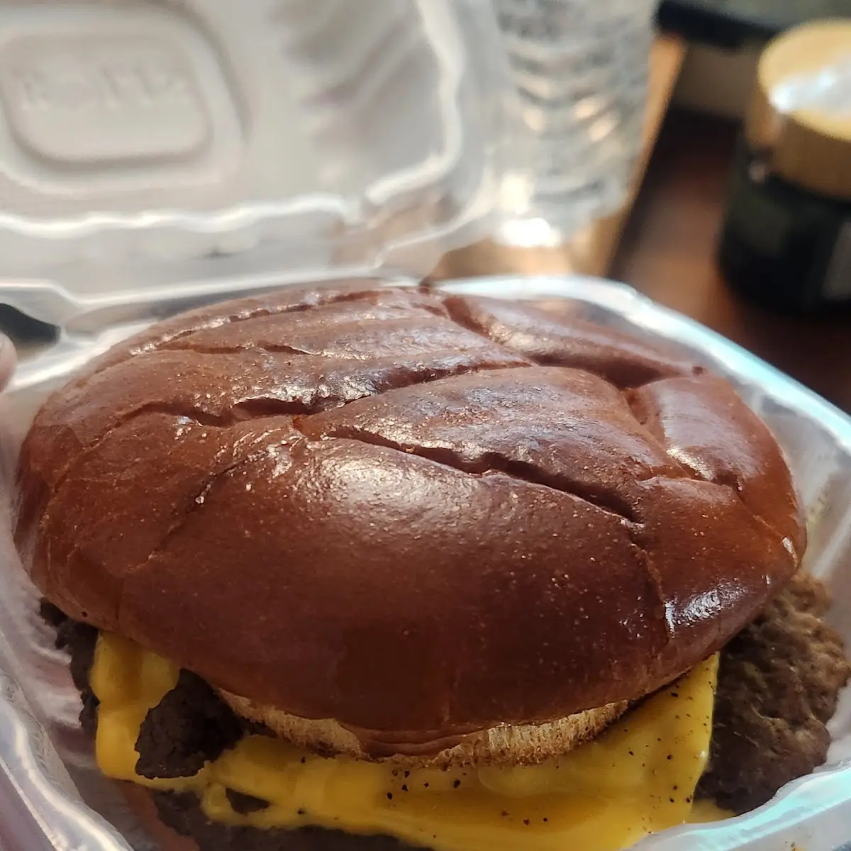 Double Cheeseburger 860 Cal