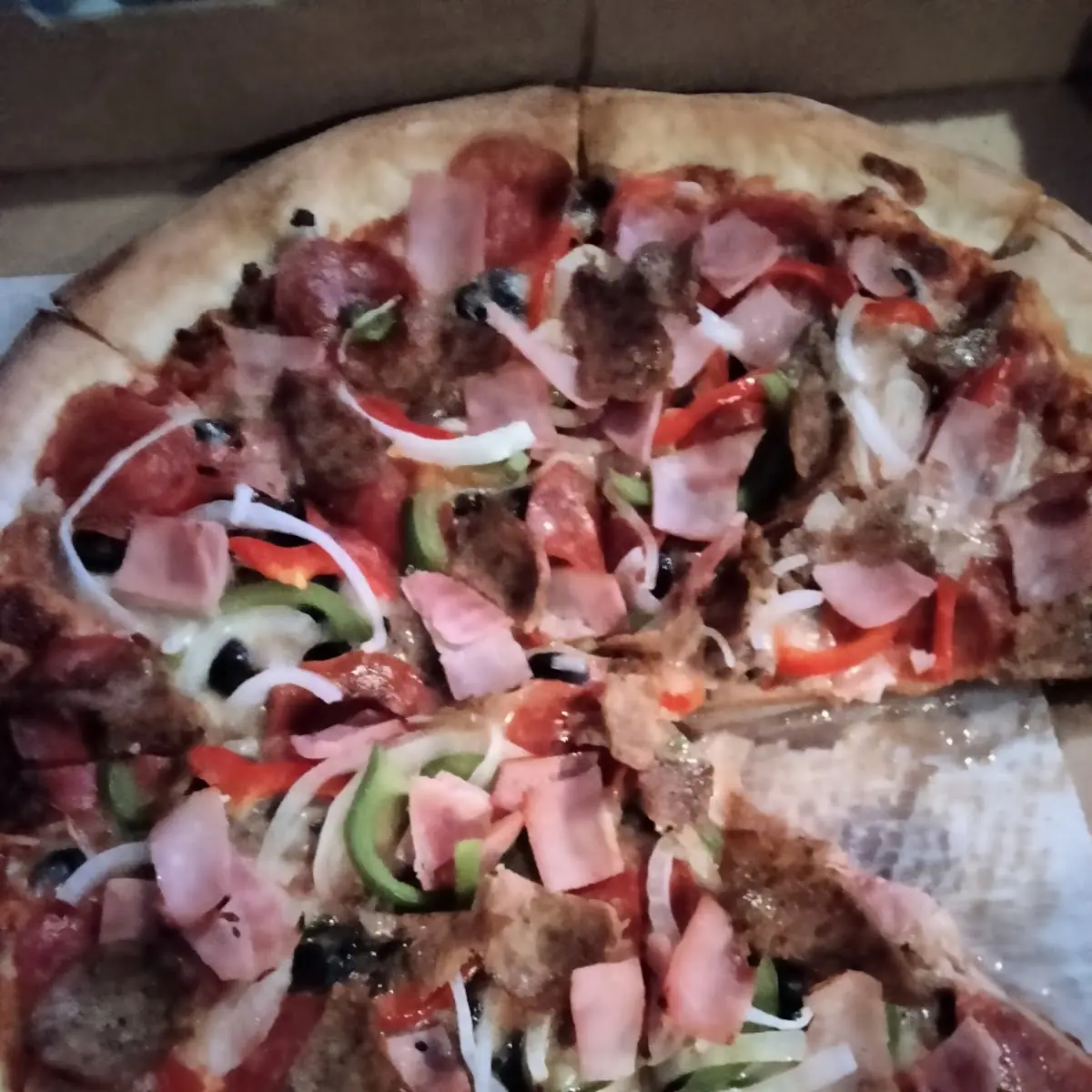 Deluxe Pizza