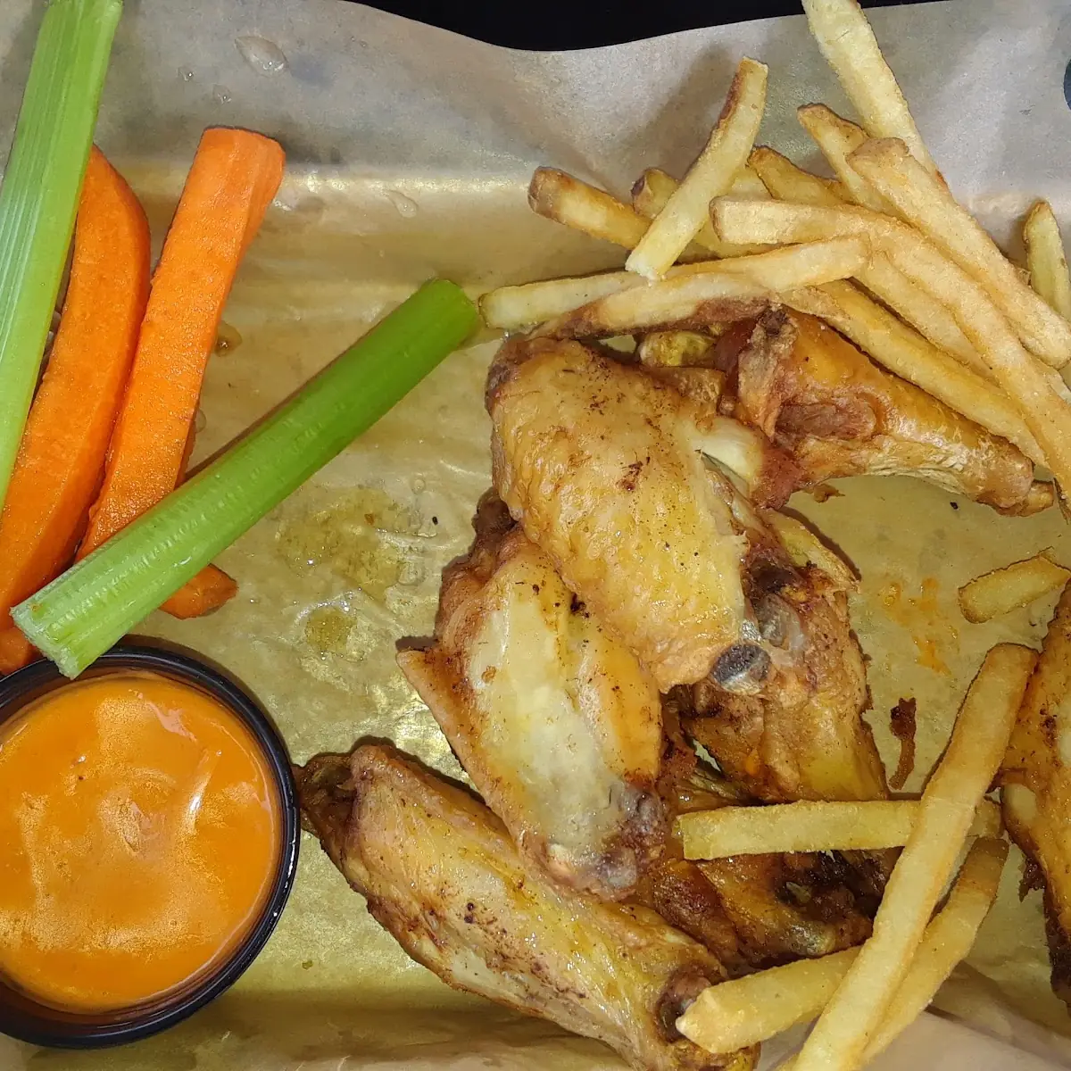 Traditional Wings & Fries