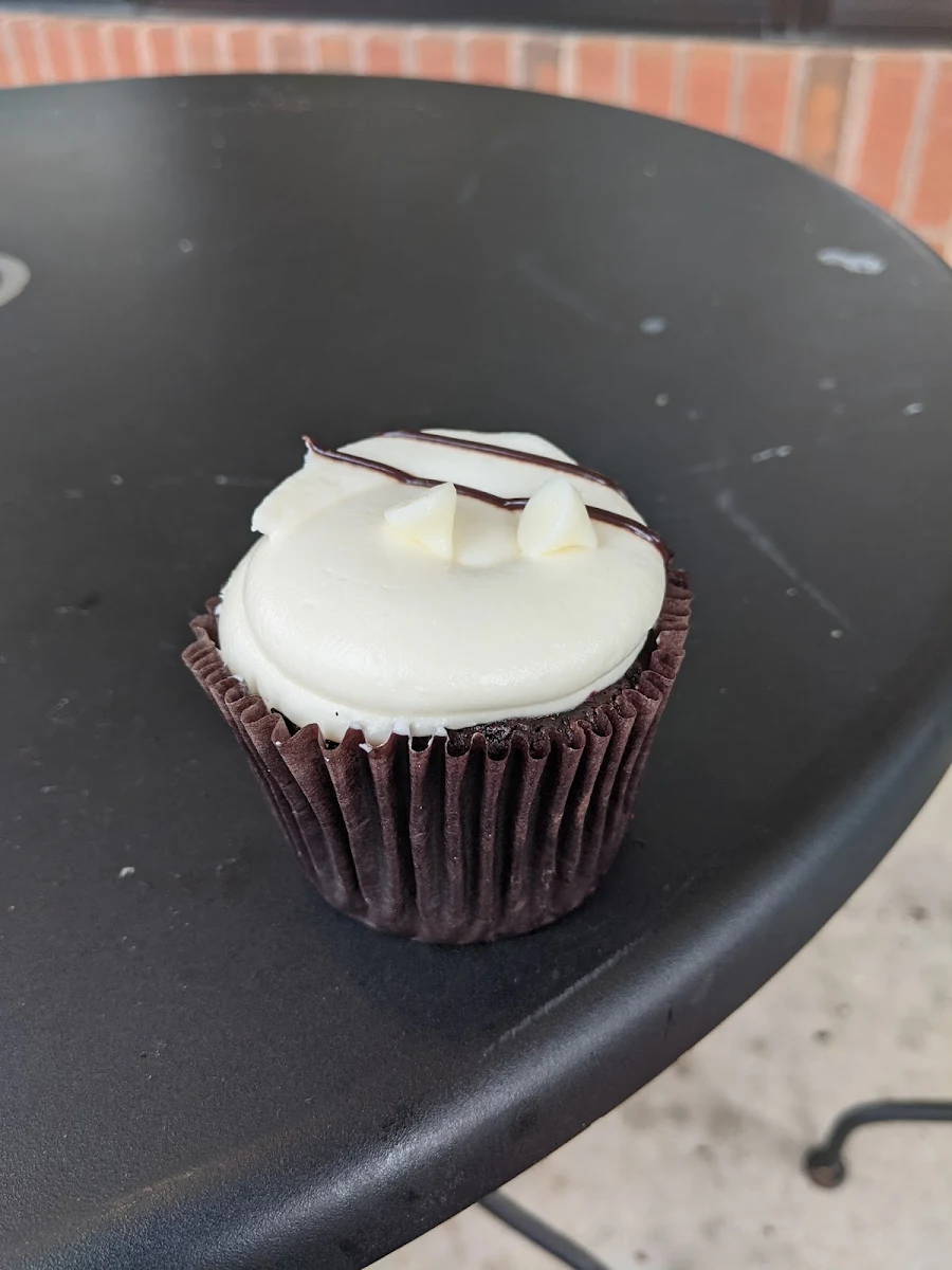 Chocolate Cream Cheese Cupcake