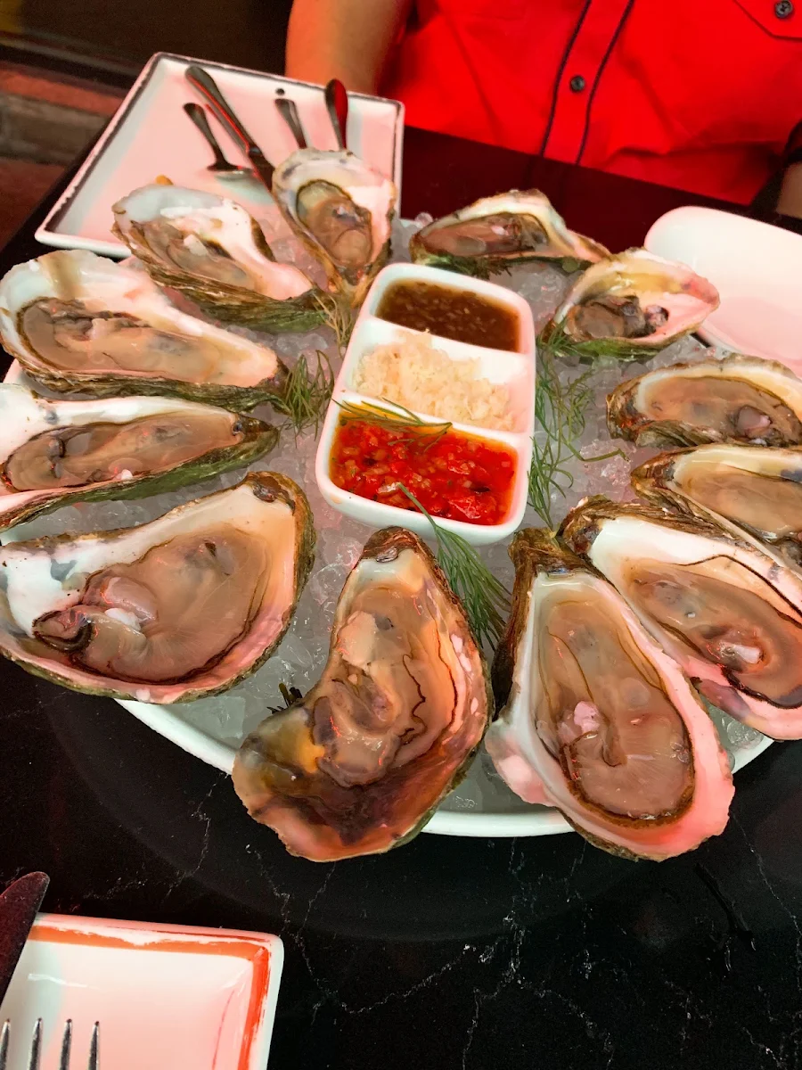 Beasonal Oysters, Lee