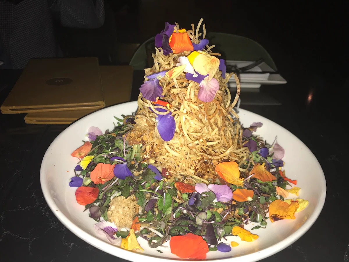 Singaporean Slaw, Lee