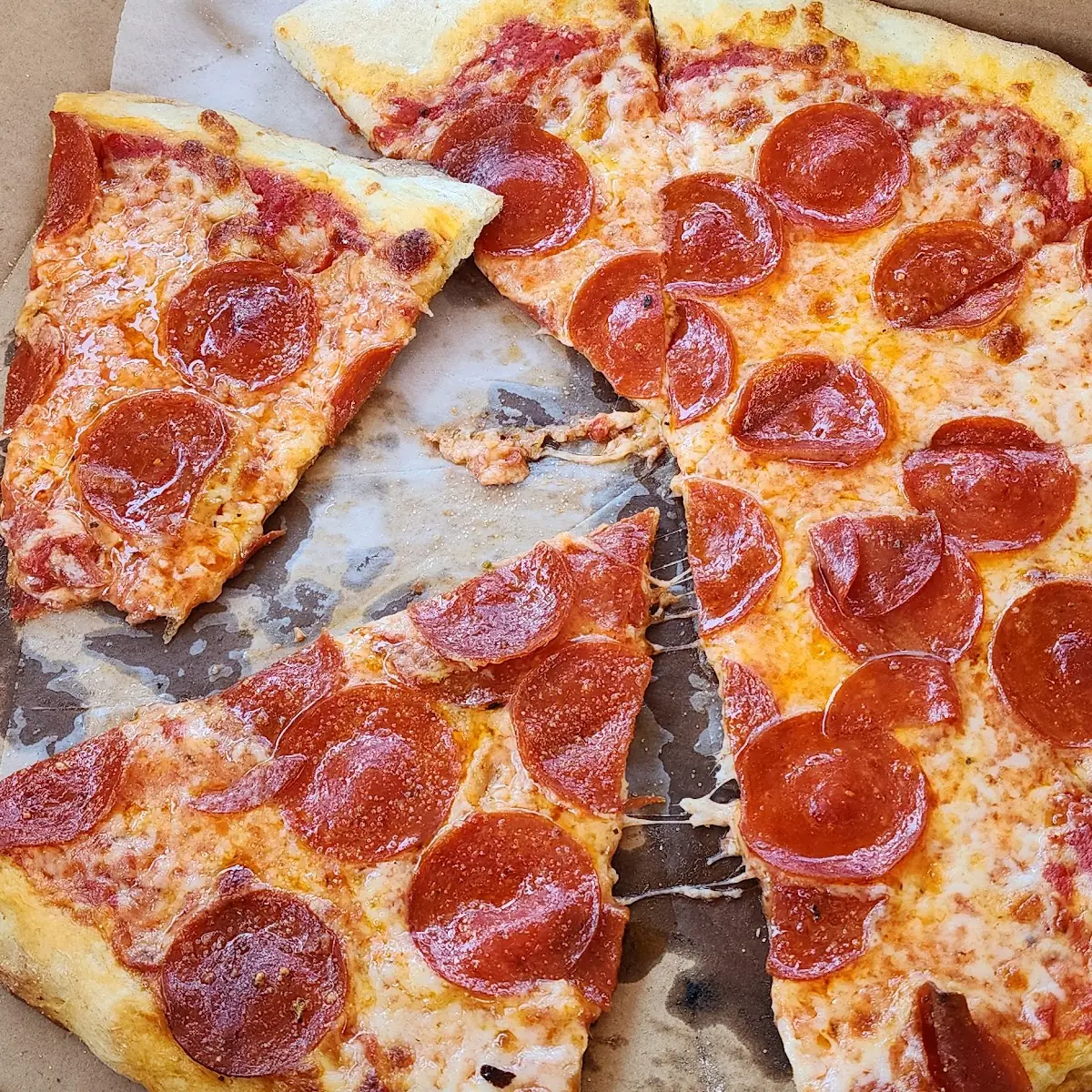 Medium Pepperoni Pizza