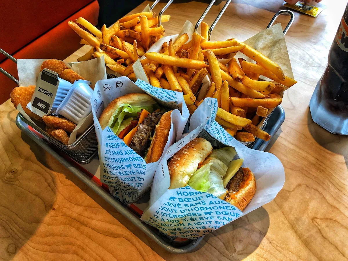 Fries Uncle Burger Mozza Burger Chicken Languattes, A&W Canada