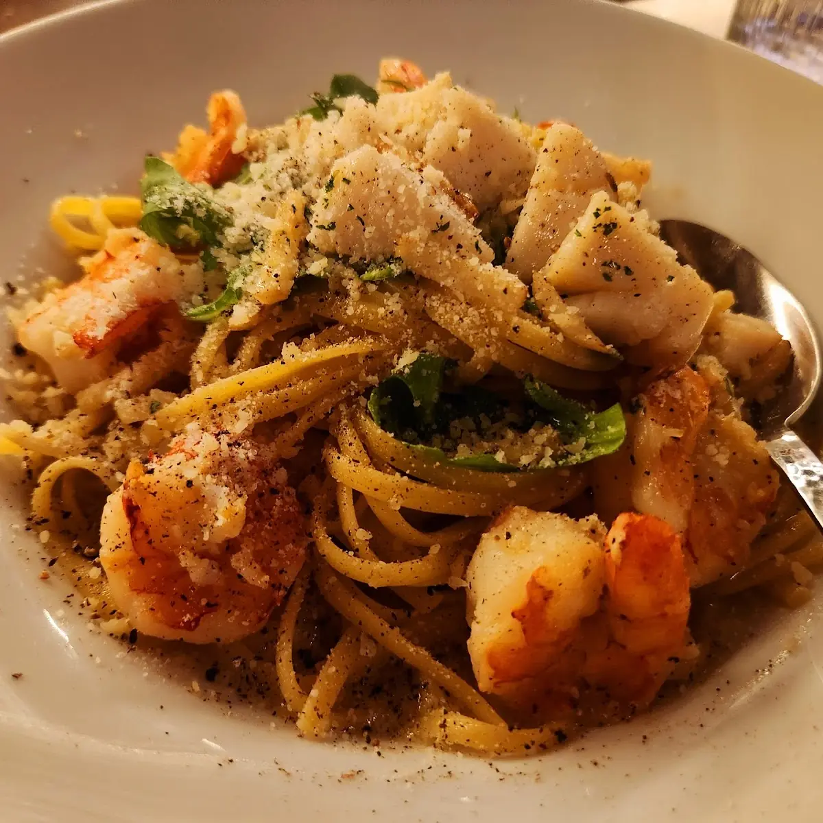Linguine with Shrimp Scallops and Arugula