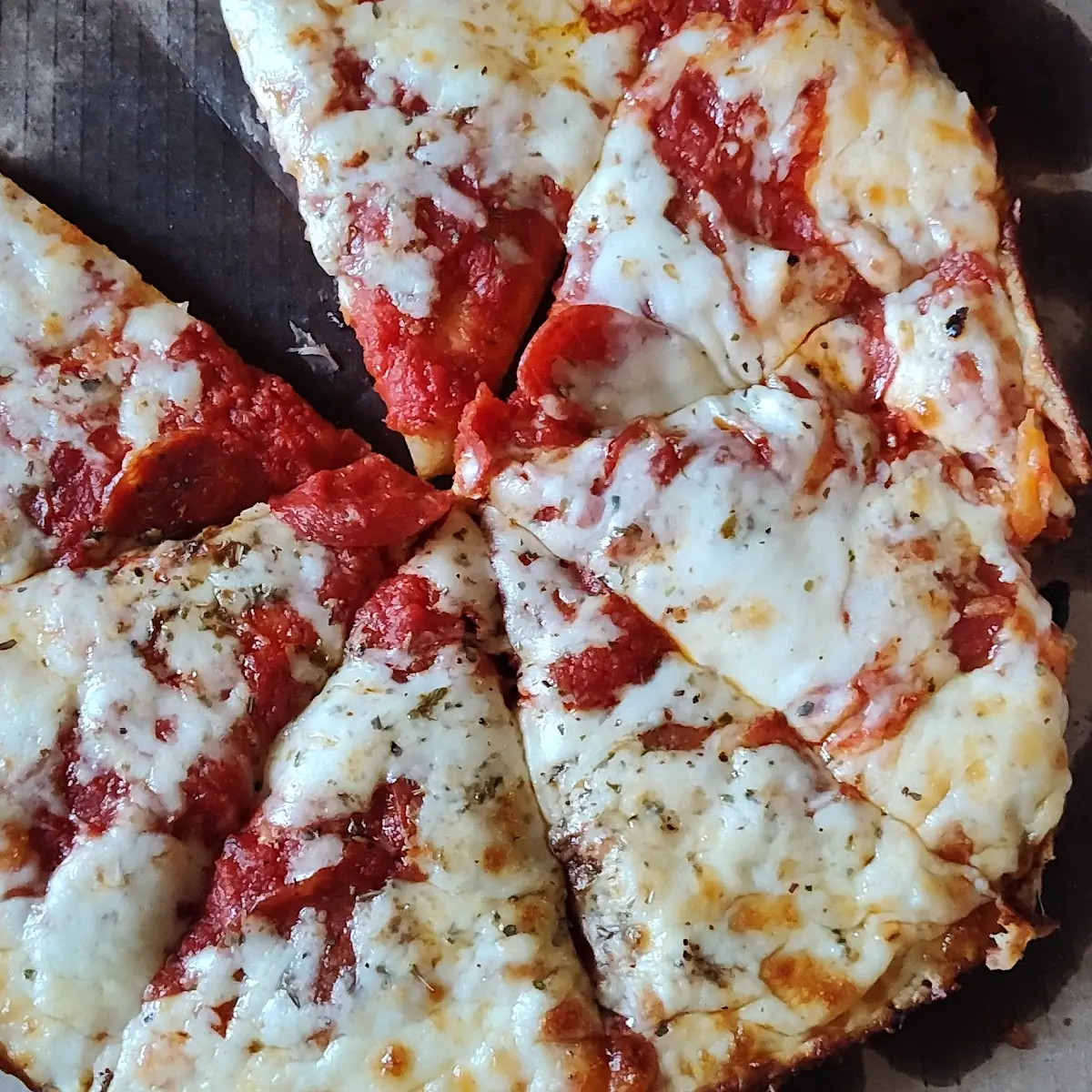 Medium Thin Crust w Pepperoni