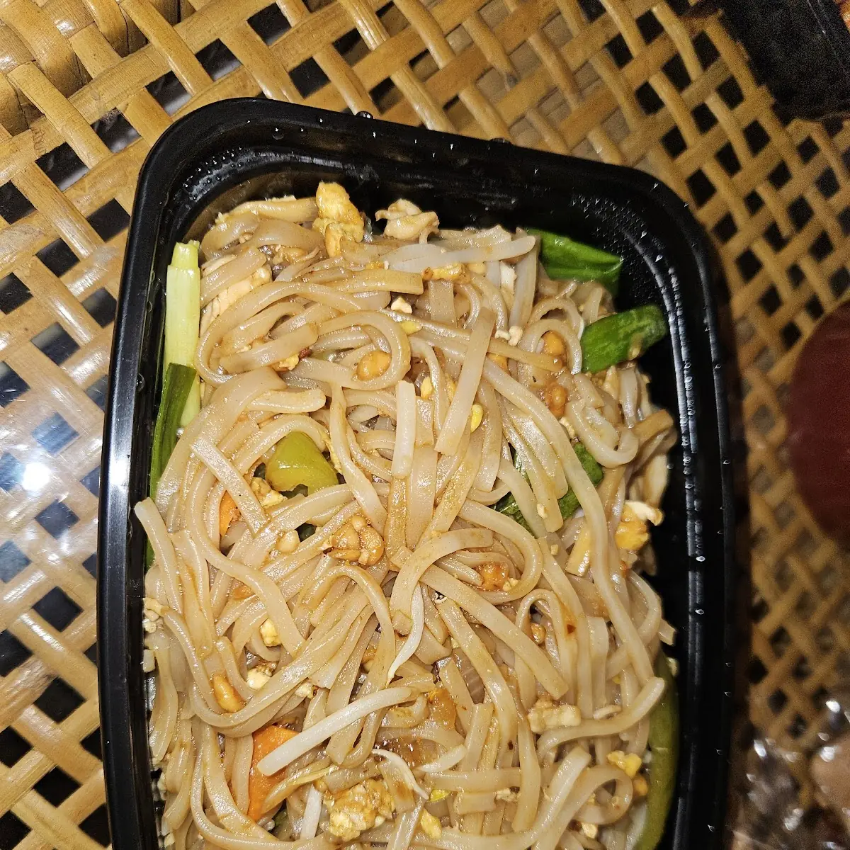 Chicken Pad Thai Noodles