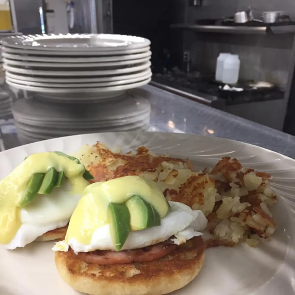 Corněd Beef Hash Benedict