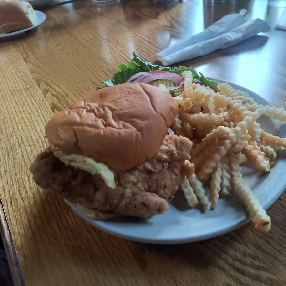Tenderloin Sandwich with Chips