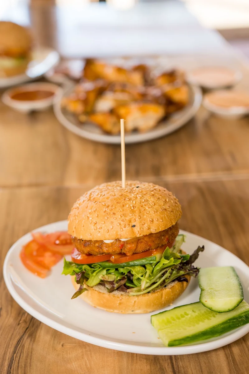 Highlights, Zambeekas Restaurant