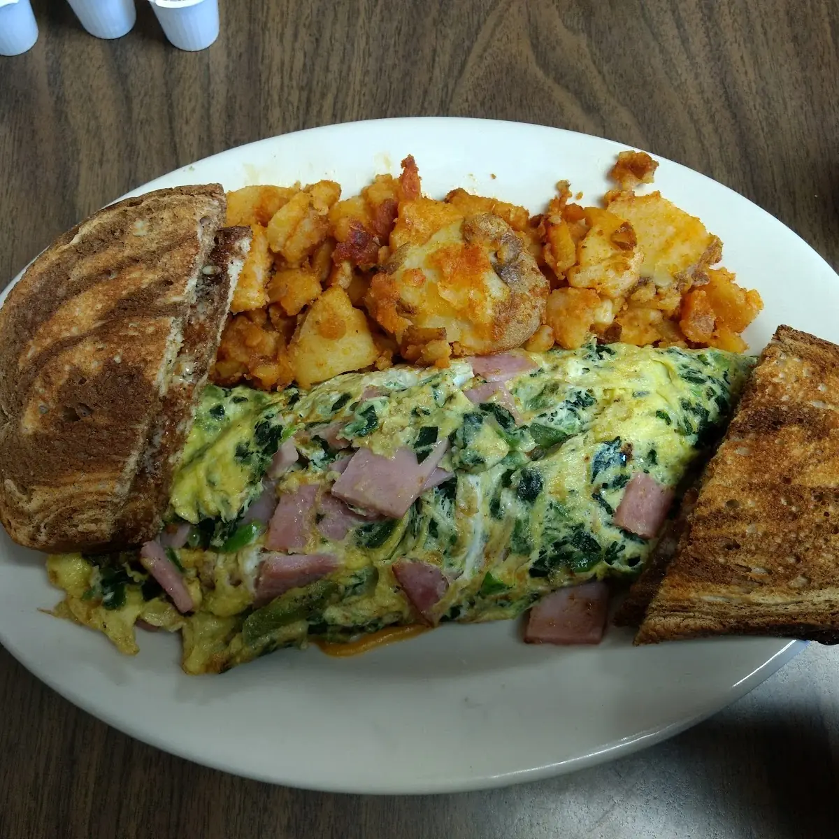 Omelette with Ham Cheddar Spinach and Peppers
