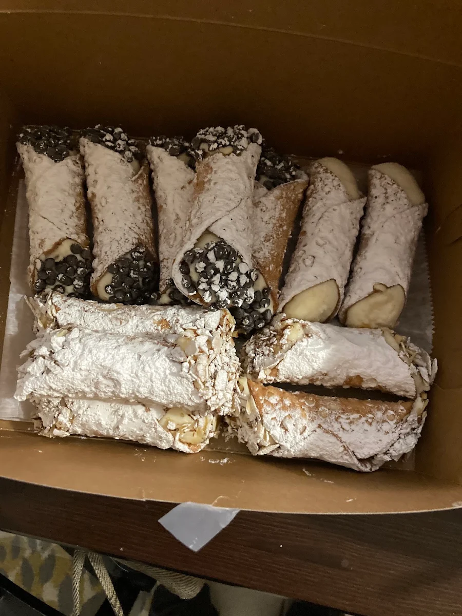 Chocolate Chip Cannolis