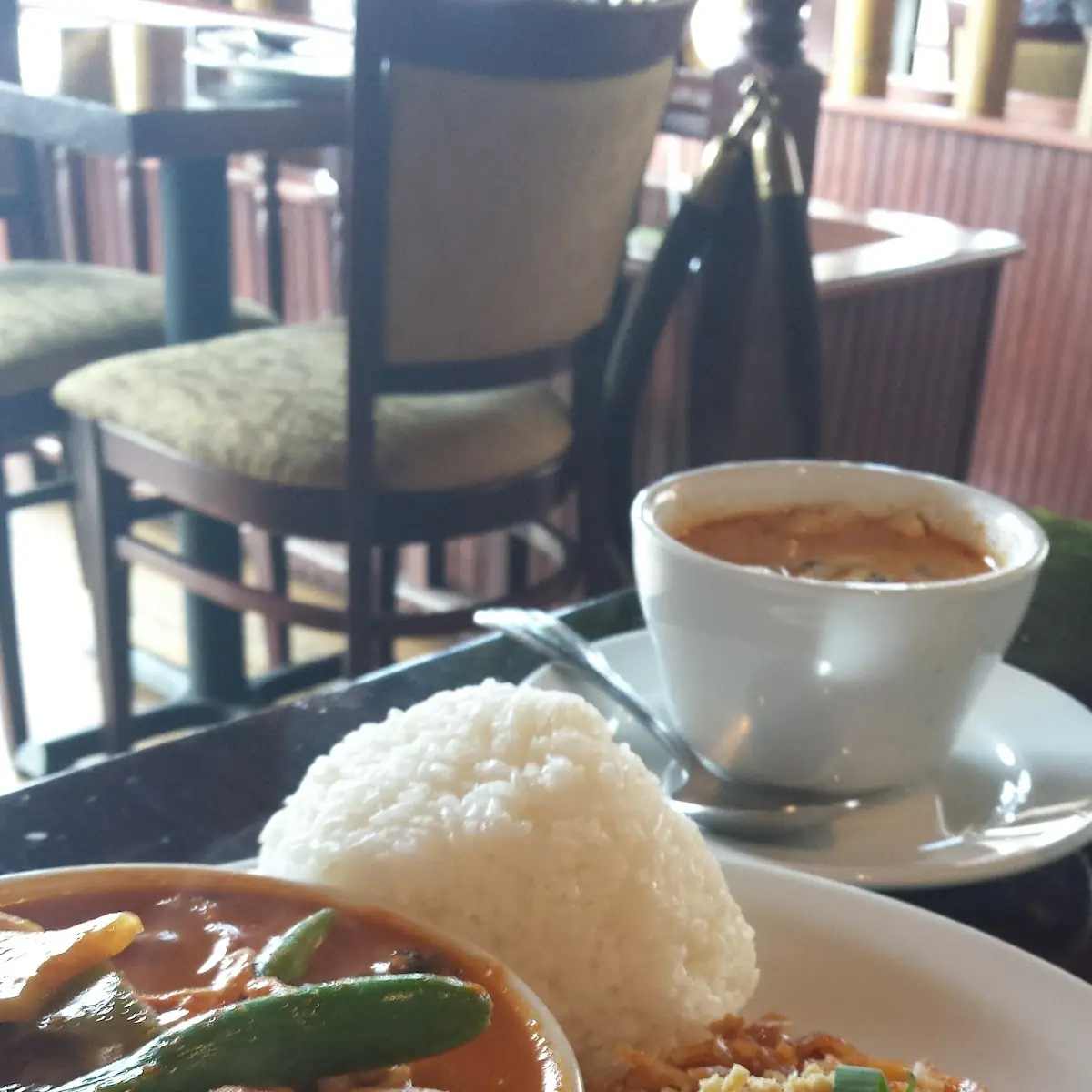 Red Curry Chicken Lunch Plate