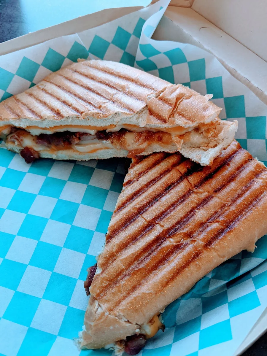 3 Cheese w Bacon Jam