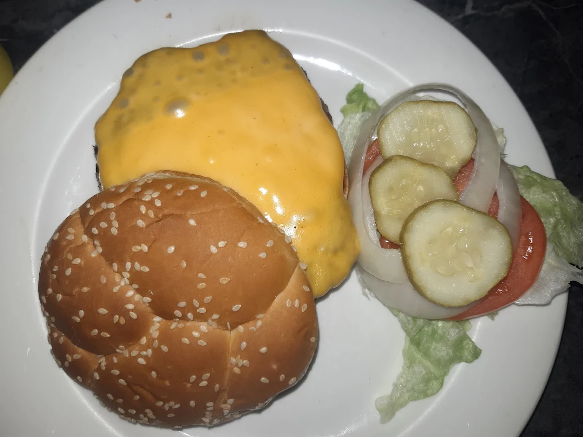 Classic Cheeseburger