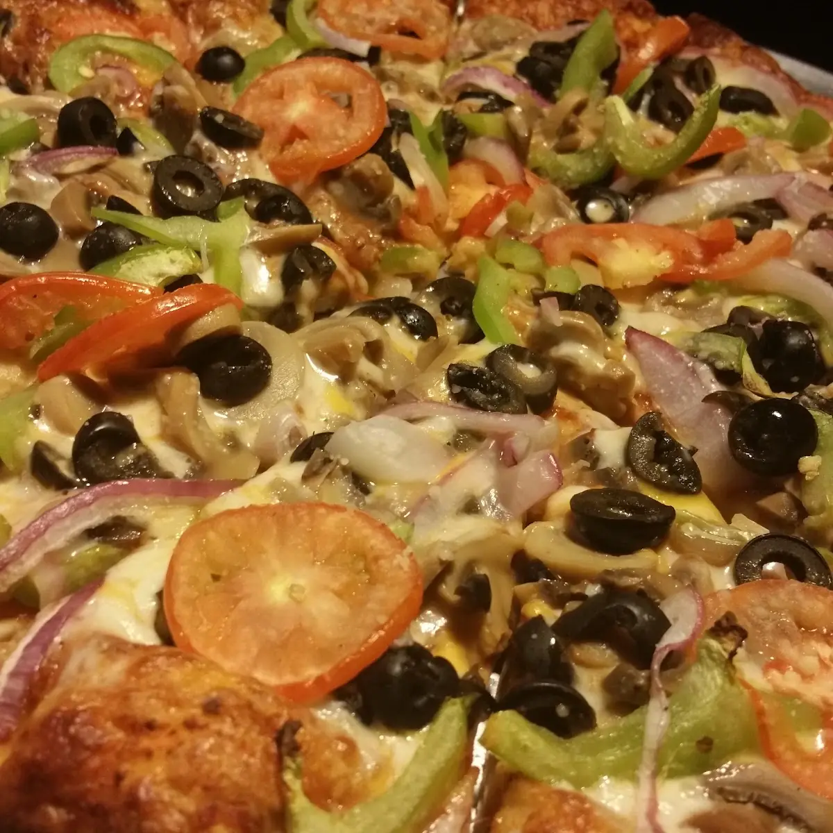 Large Classic Veggie Pizza