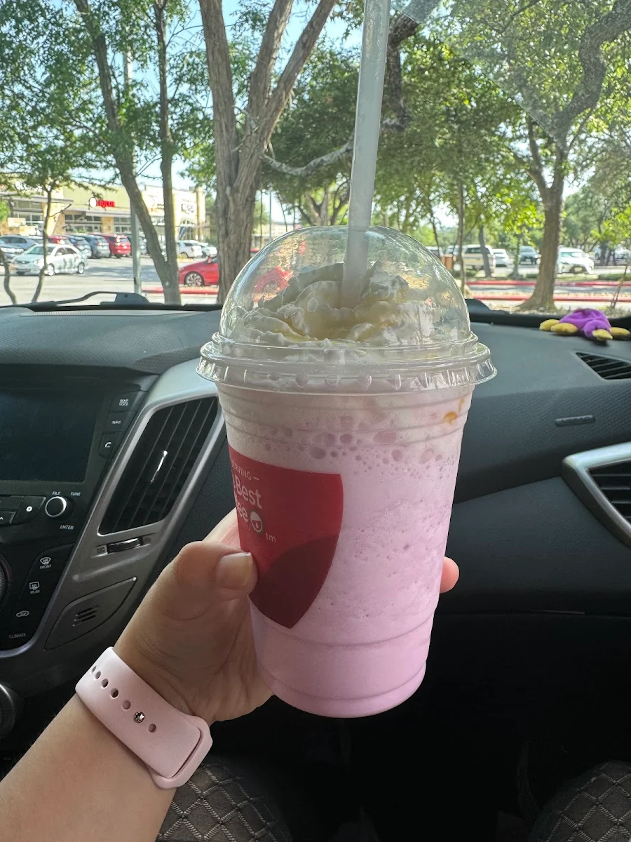 Strawberry Crème Frappe
