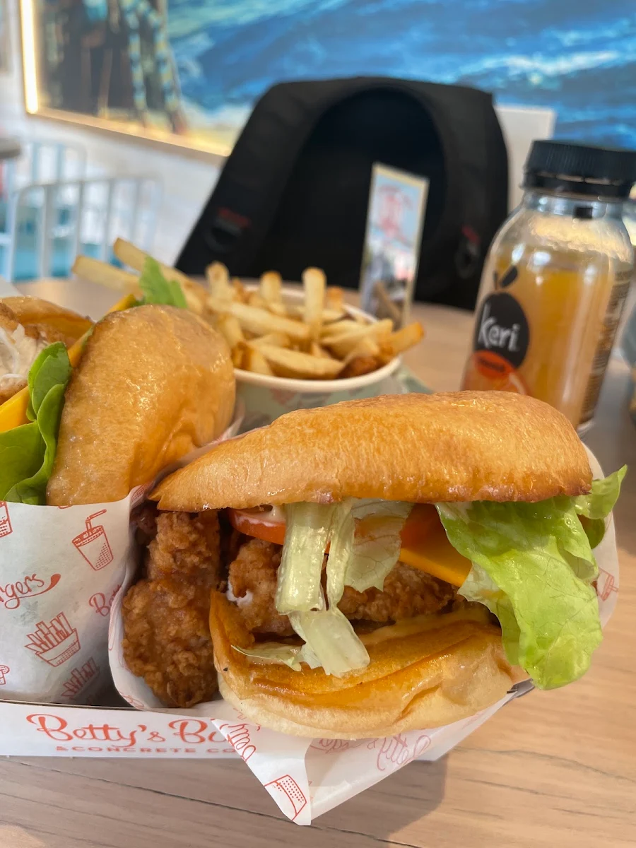 Chicken Burger, Betty's Burgers