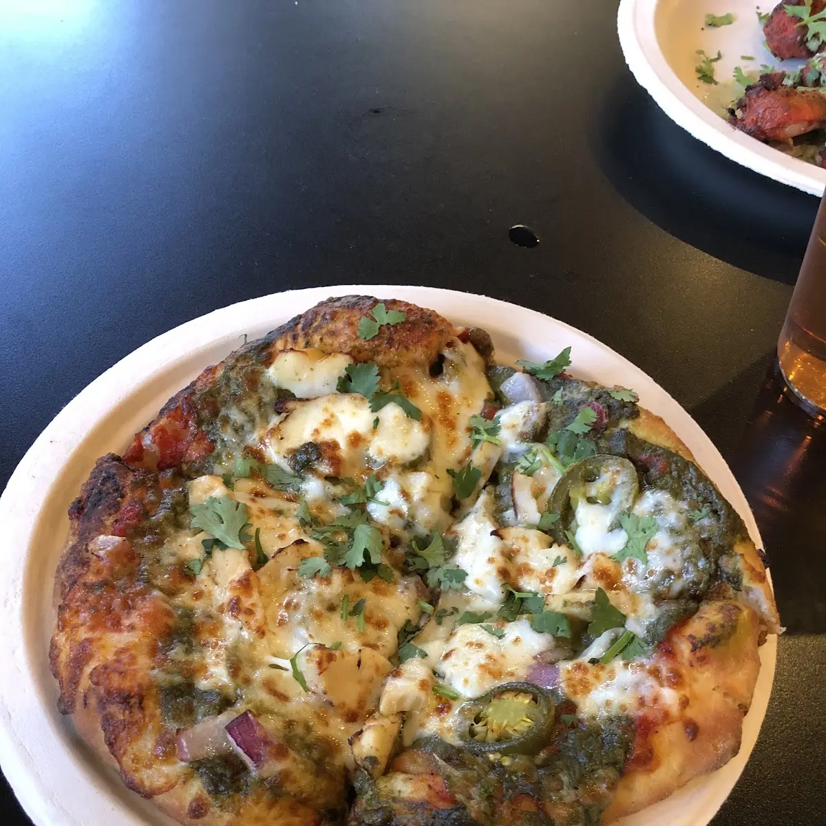Saag Chicken Pizza