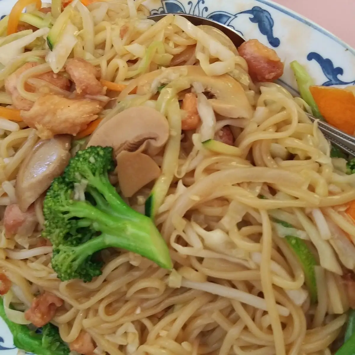 Chicken Lo Mein