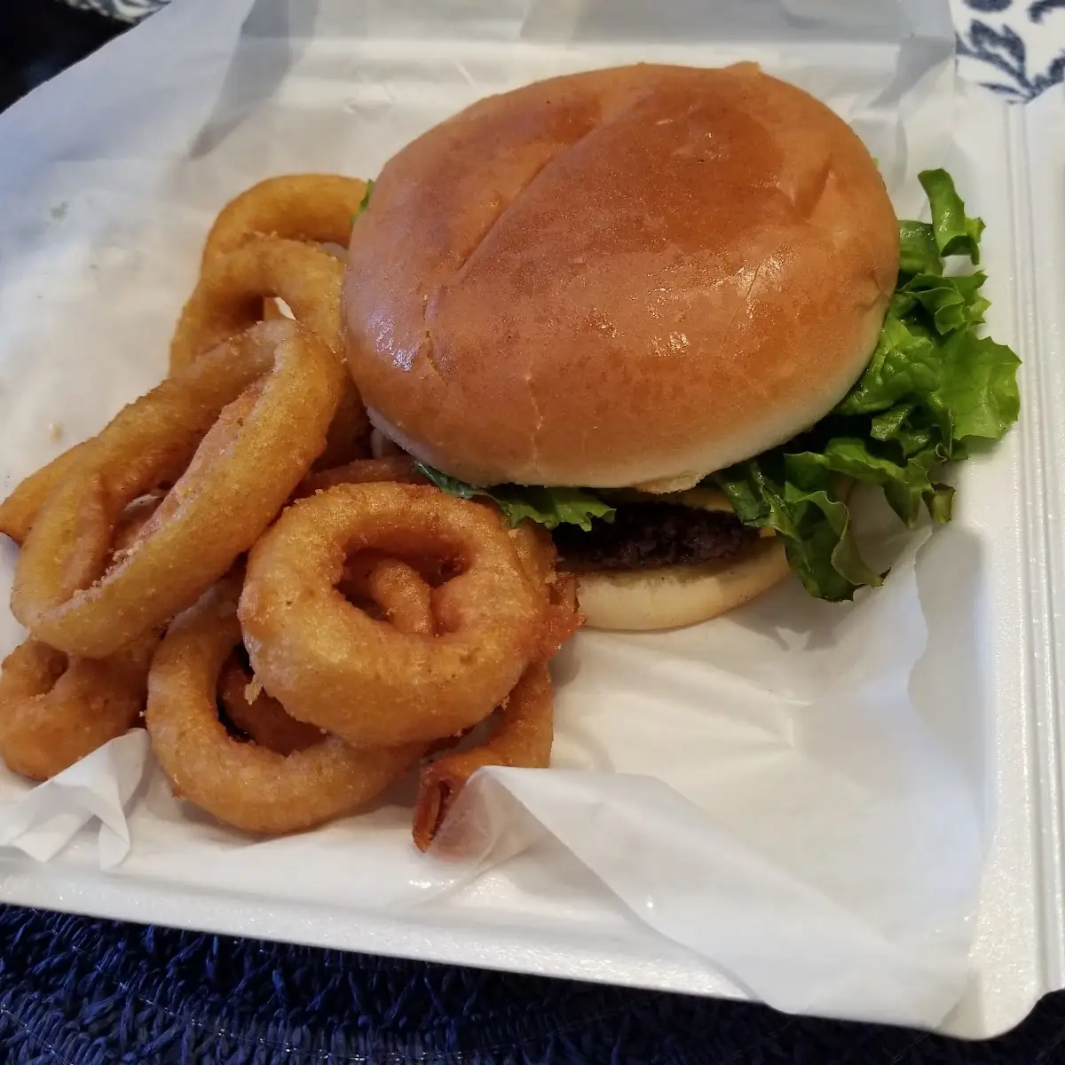 Hamburger with Onion Rings