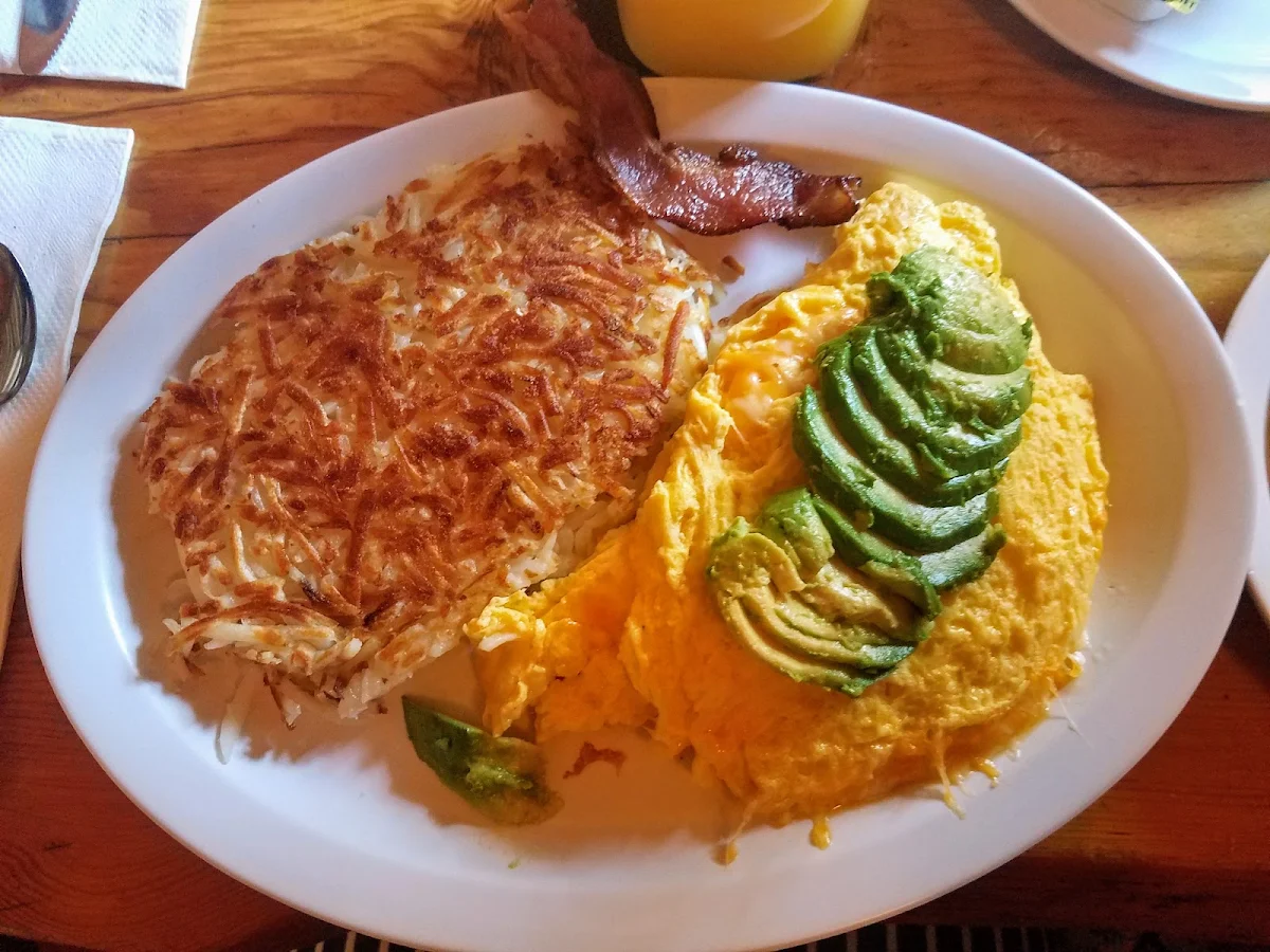 Avocado and Cheese Omelette
